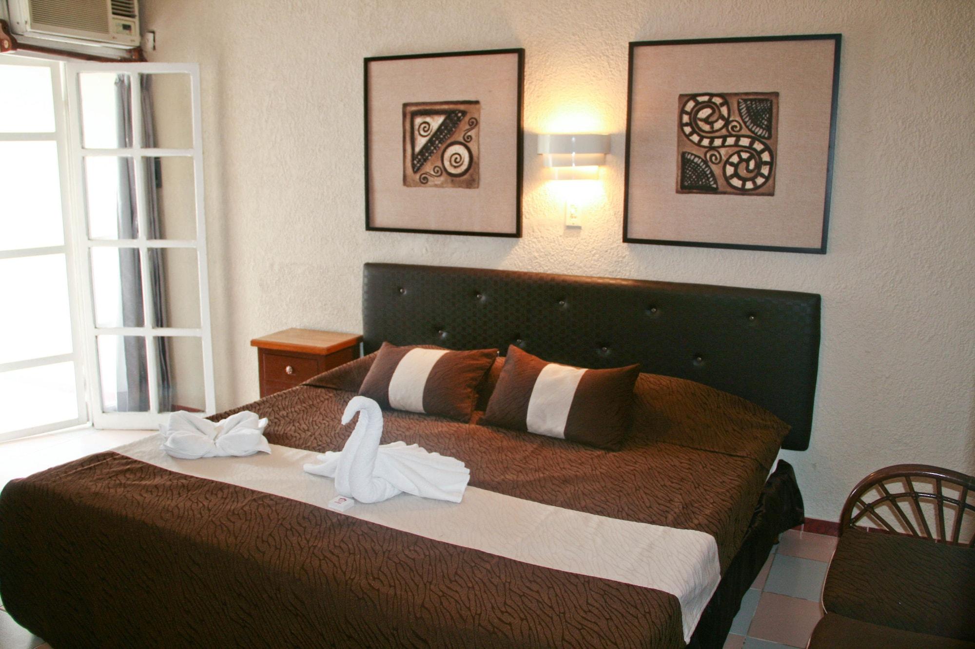Hotel Maria De La Luz วัลลาโดลิด ภายนอก รูปภาพ
