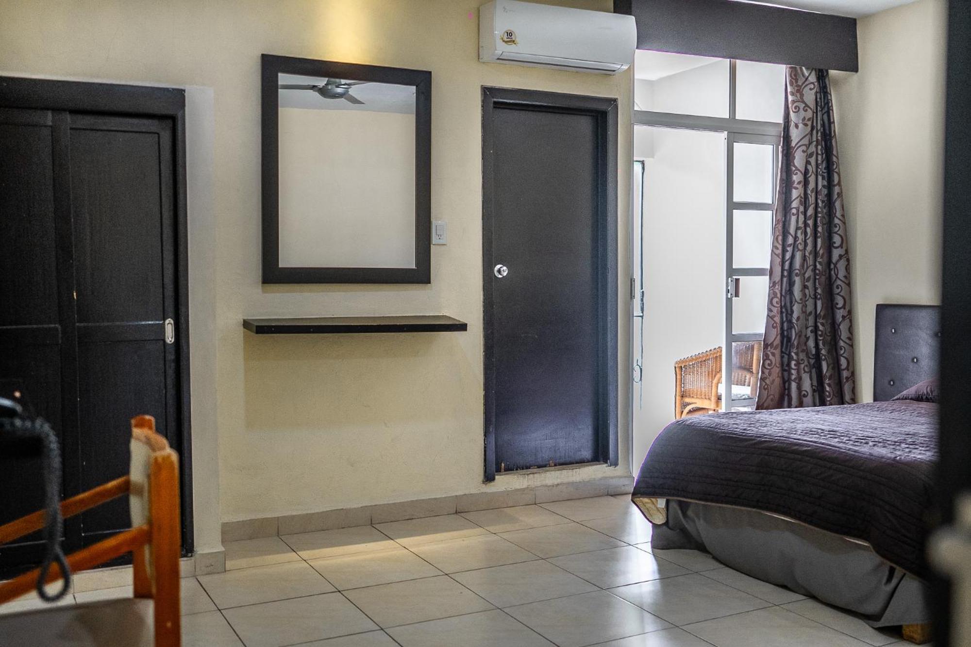 Hotel Maria De La Luz วัลลาโดลิด ภายนอก รูปภาพ