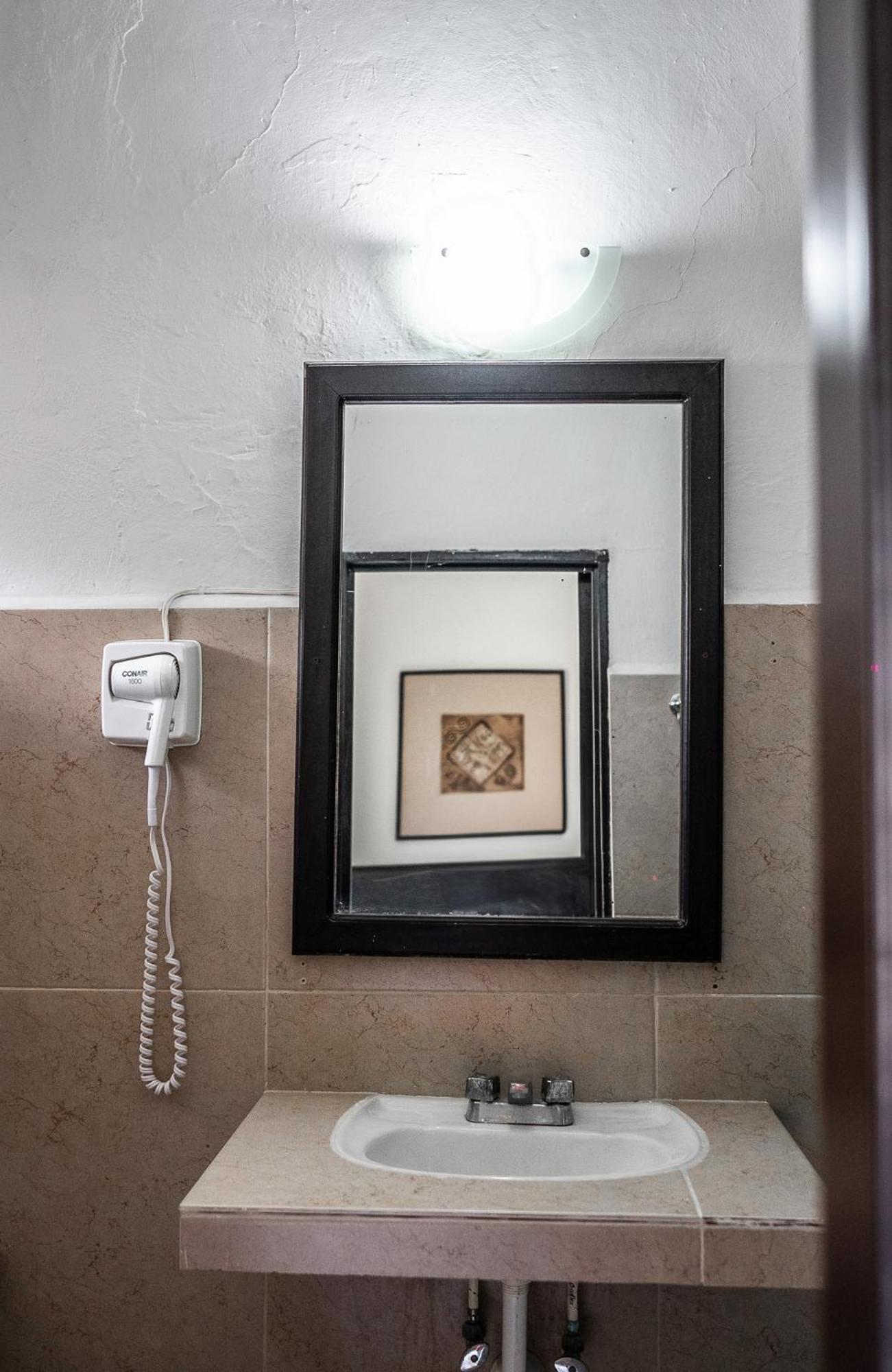 Hotel Maria De La Luz วัลลาโดลิด ภายนอก รูปภาพ