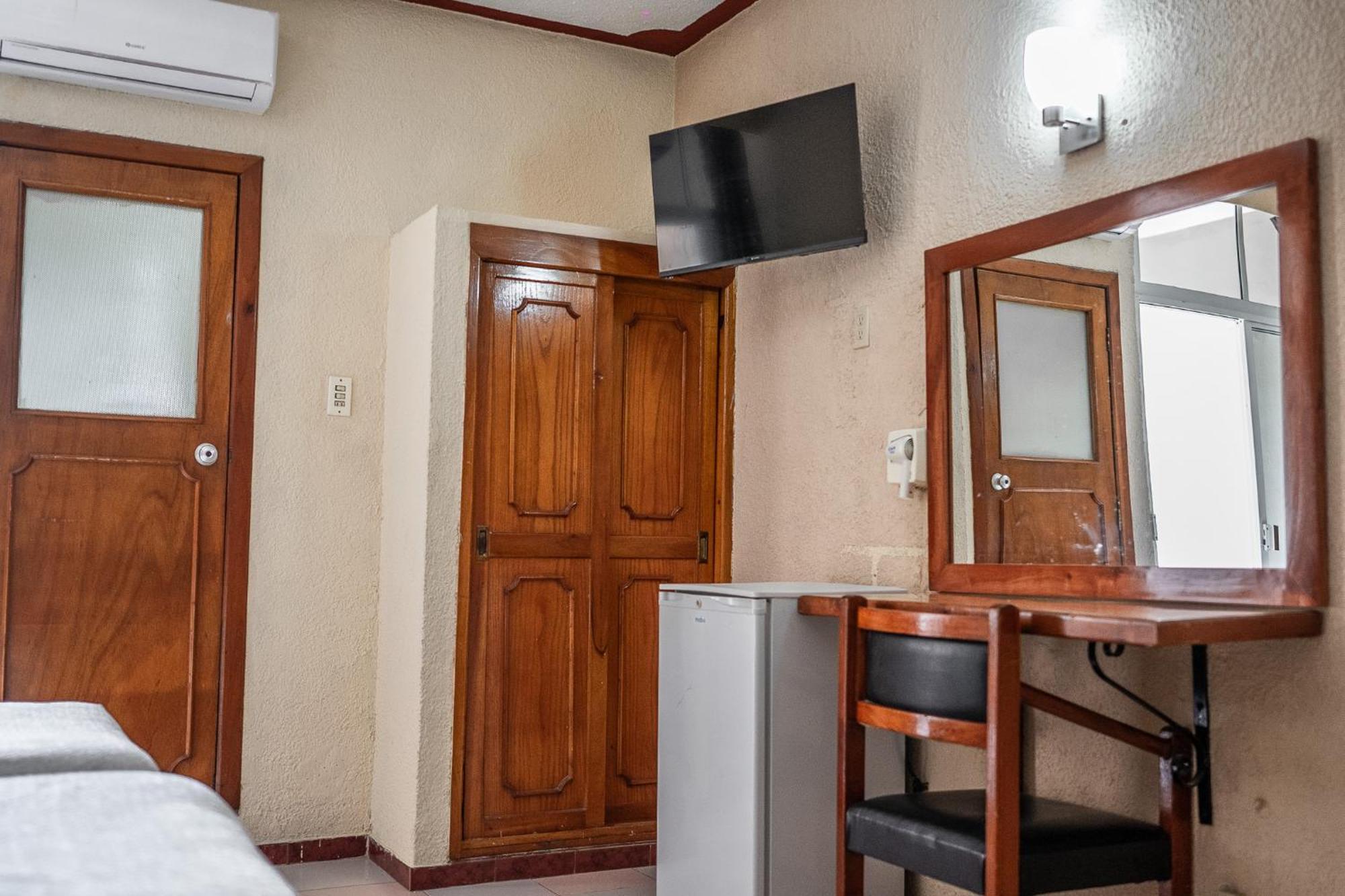 Hotel Maria De La Luz วัลลาโดลิด ภายนอก รูปภาพ