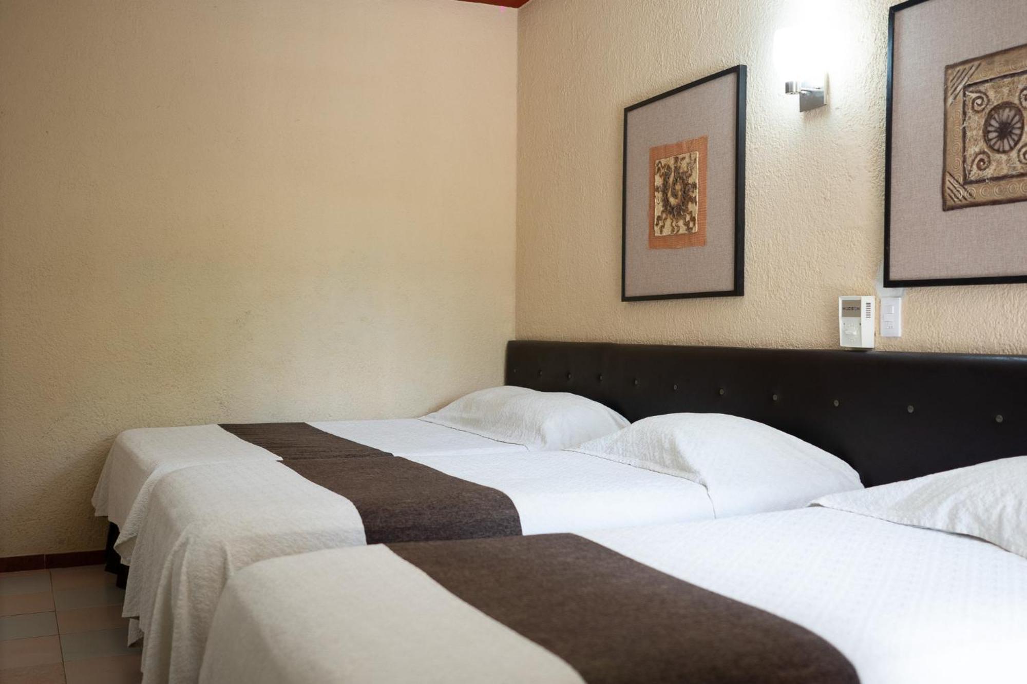 Hotel Maria De La Luz วัลลาโดลิด ภายนอก รูปภาพ