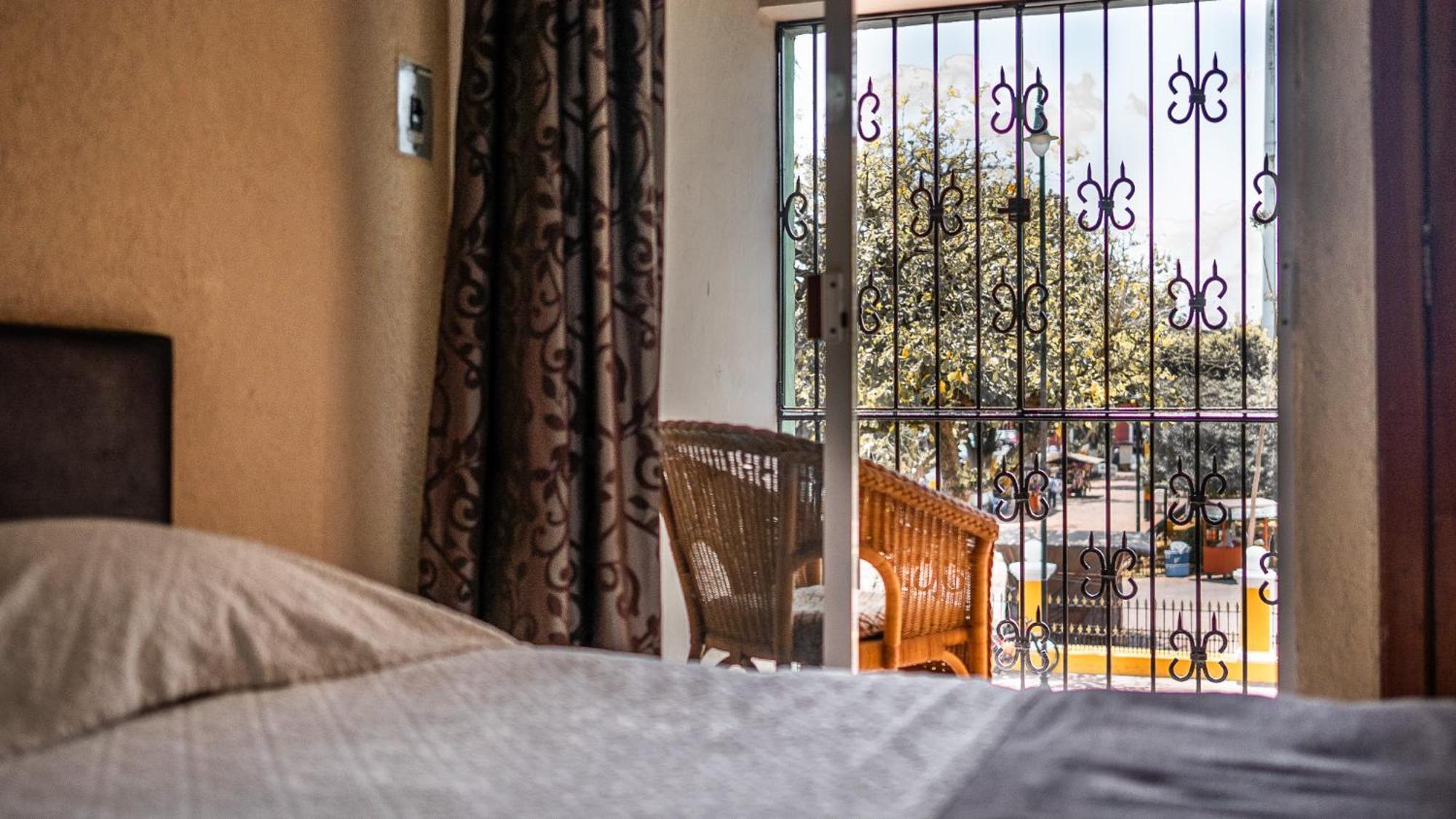 Hotel Maria De La Luz วัลลาโดลิด ภายนอก รูปภาพ