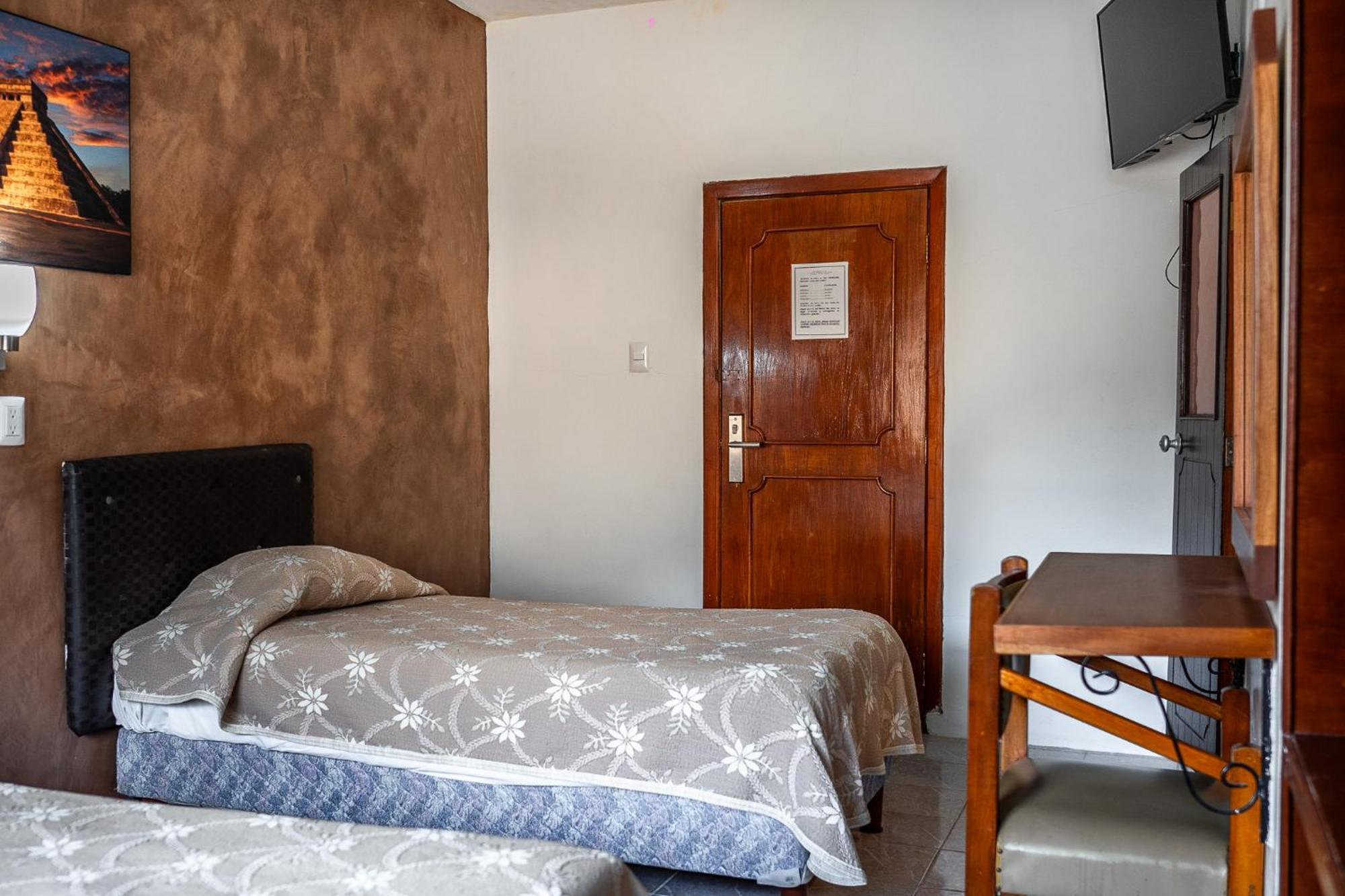 Hotel Maria De La Luz วัลลาโดลิด ภายนอก รูปภาพ