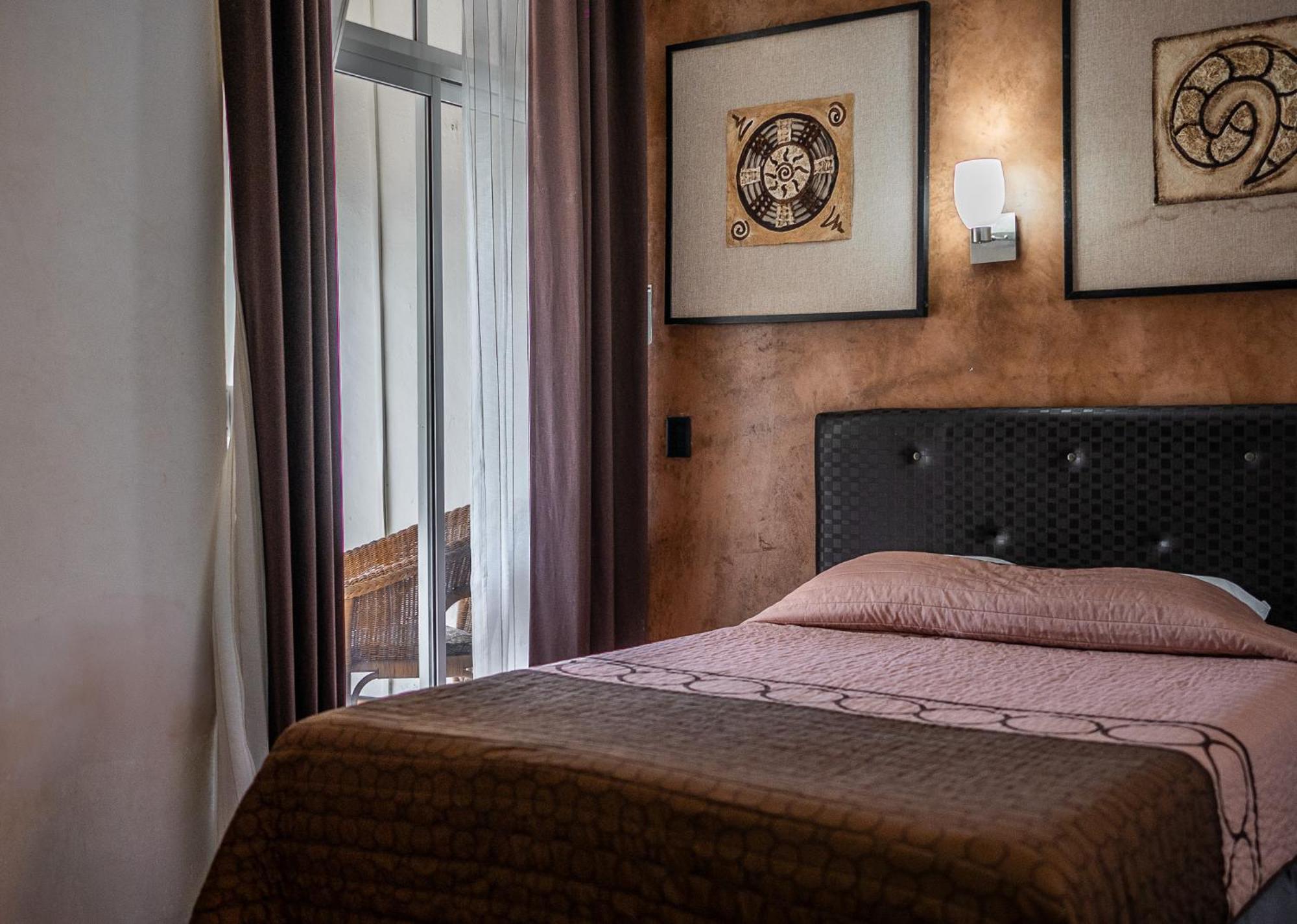 Hotel Maria De La Luz วัลลาโดลิด ภายนอก รูปภาพ