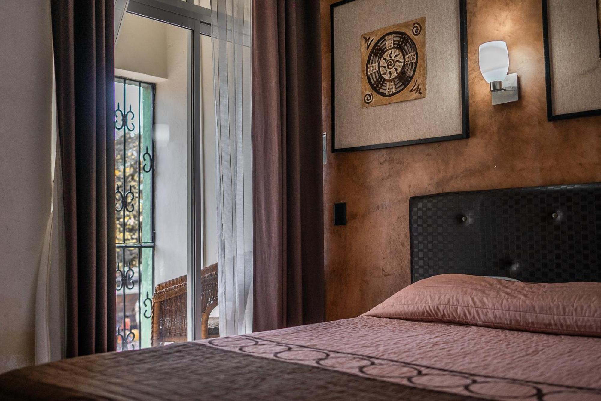 Hotel Maria De La Luz วัลลาโดลิด ภายนอก รูปภาพ