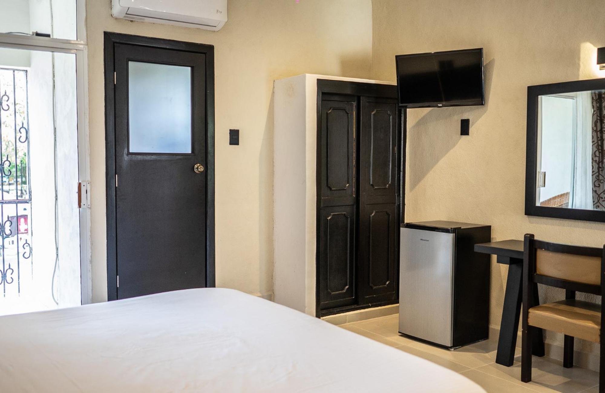 Hotel Maria De La Luz วัลลาโดลิด ภายนอก รูปภาพ