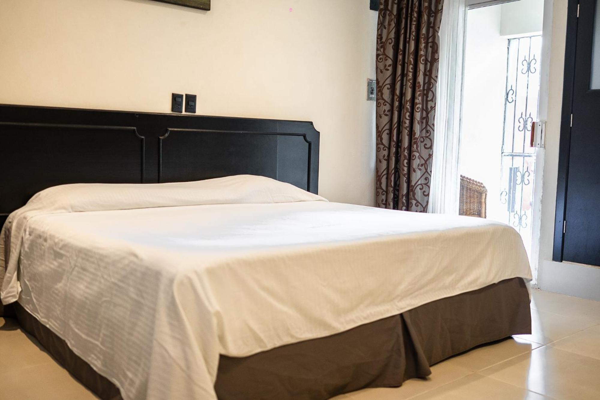 Hotel Maria De La Luz วัลลาโดลิด ภายนอก รูปภาพ