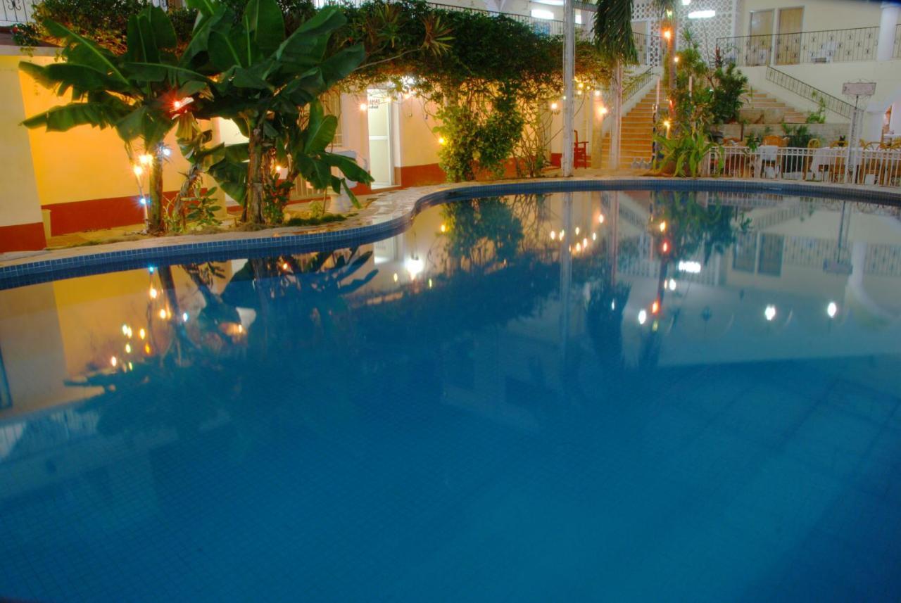 Hotel Maria De La Luz วัลลาโดลิด ภายนอก รูปภาพ
